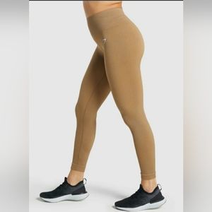 Matching Gymshark Fleck Leggings & Long sleeve crop top set!